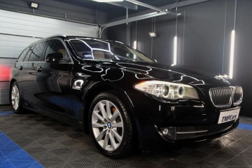 Kombi_HAK_Skóry_Podgrzewane fotele_Nawigacja_